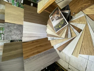 کفپوش تایلی لمینتی لوکسوود